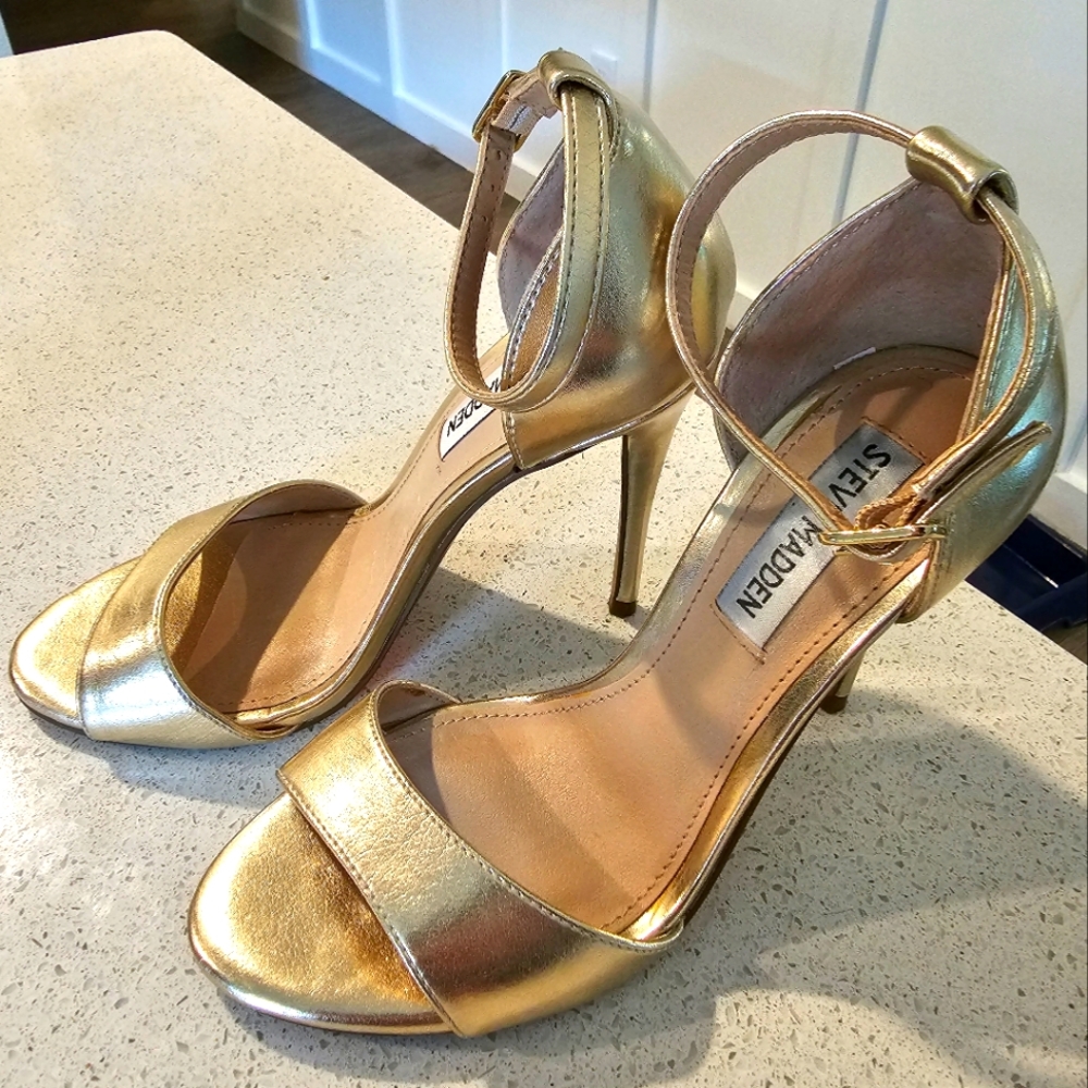 Steve Madden Gold Stecy Heel